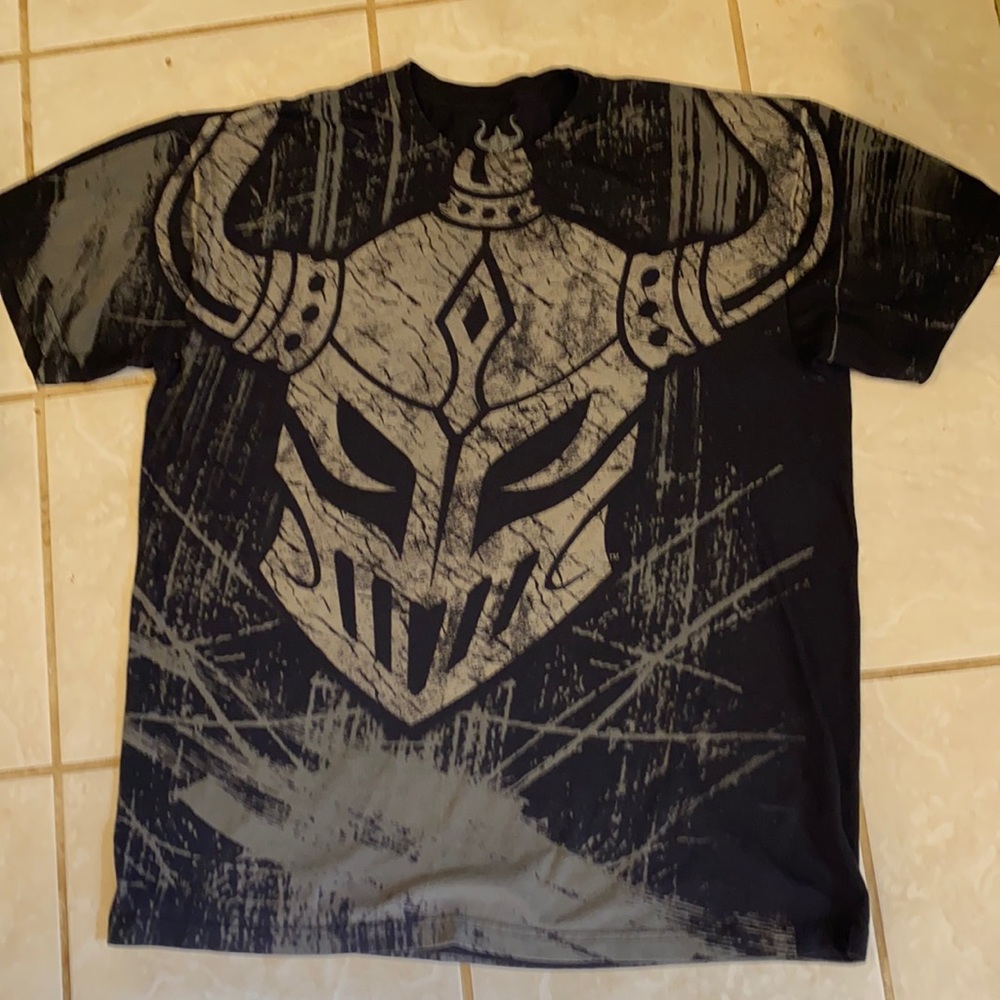 Warrior t-shirt size XL, in good condition